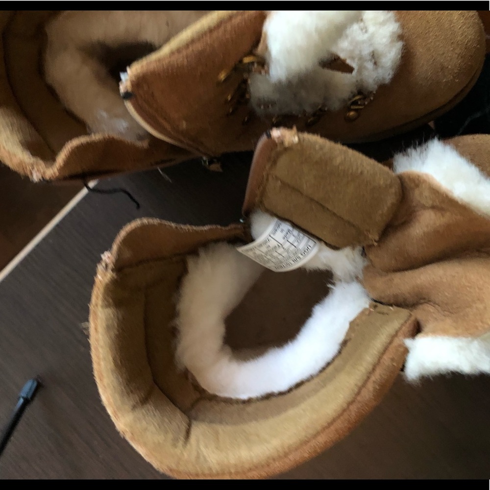 Girls uggs - Picture 4 of 4